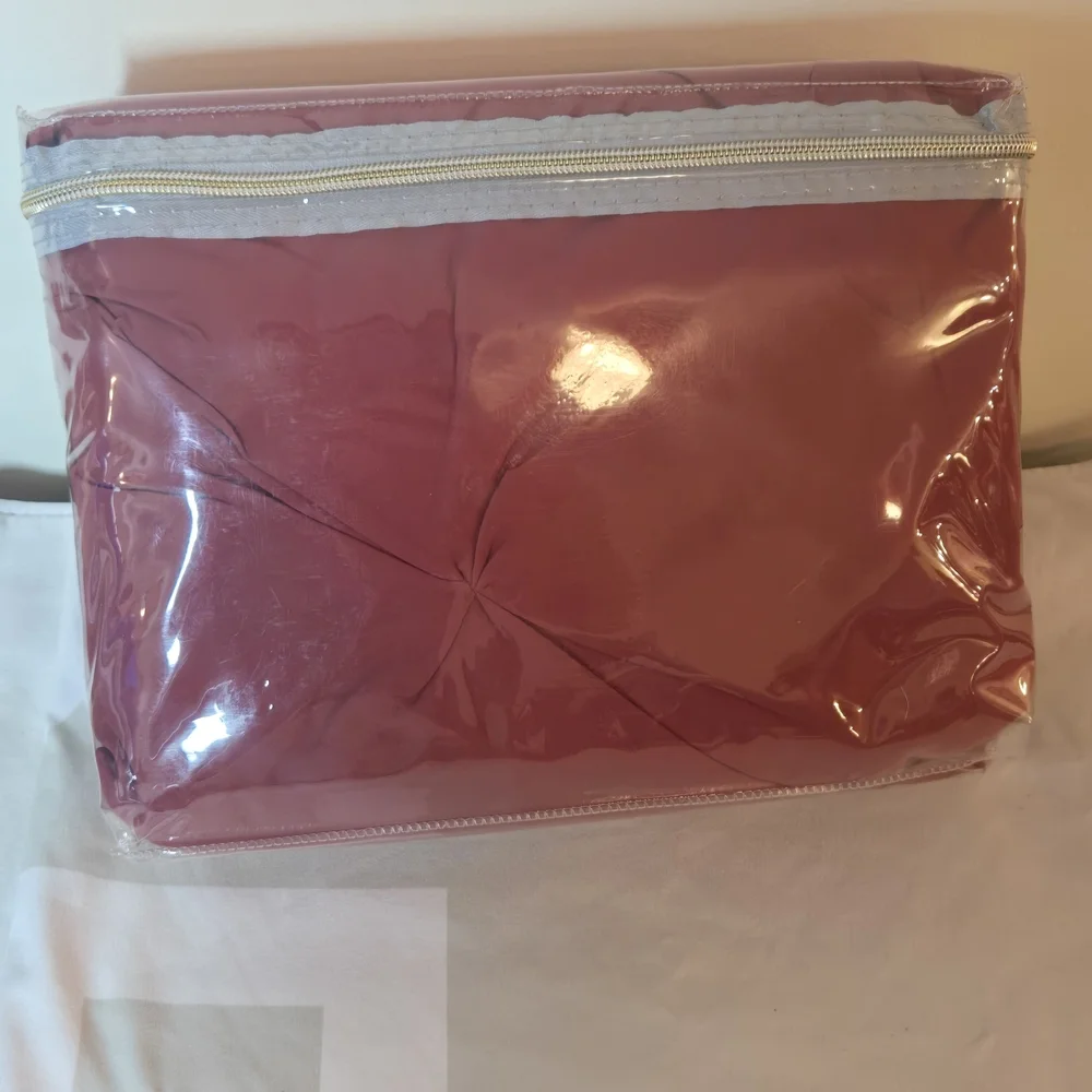 Luxurious Burgundy 3-Piece Duvet Set